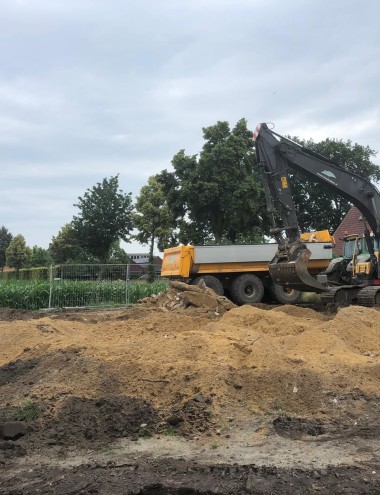 Mestdistributie-, Transport- en Loonbedrijf W. Houbraken BV Bergeijk afbeelding 5